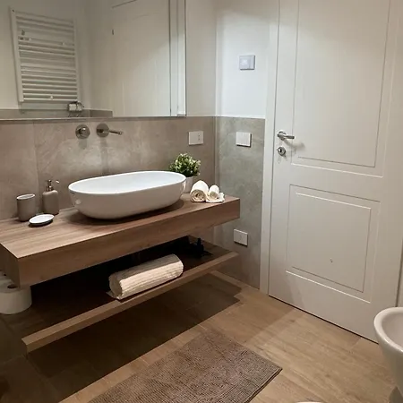 Zeta Apartment *
